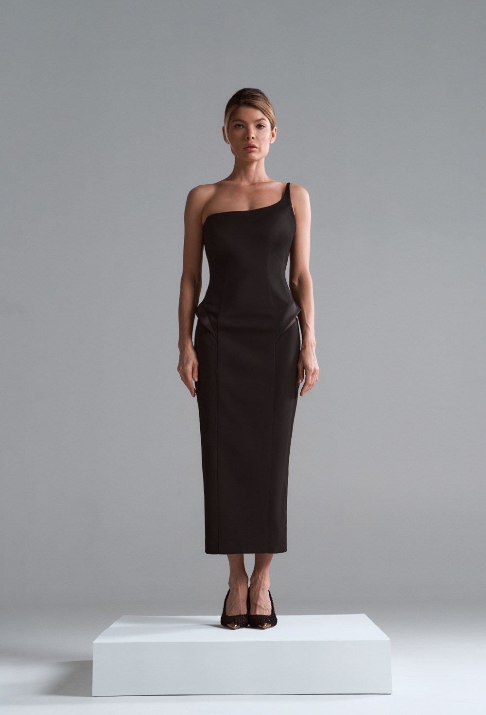 Платье-футляр с прозрачными вставками - фото 103060