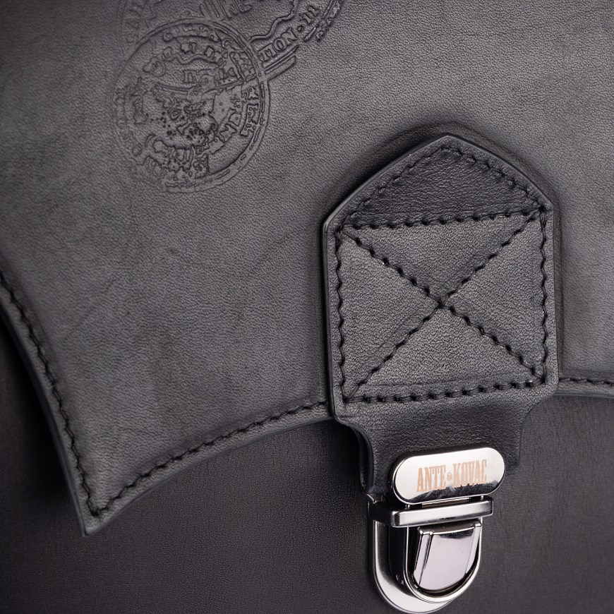 Рюкзак Сити "Ирисы в чёрном" - фото 103508