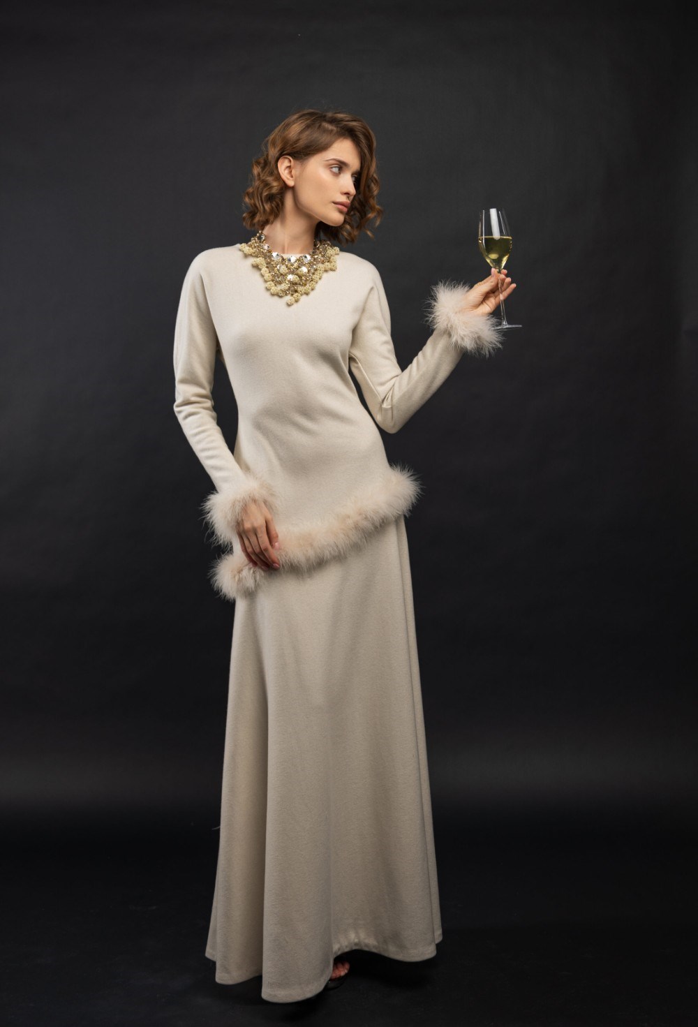 Платье из шерсти с перьями - фото 105668