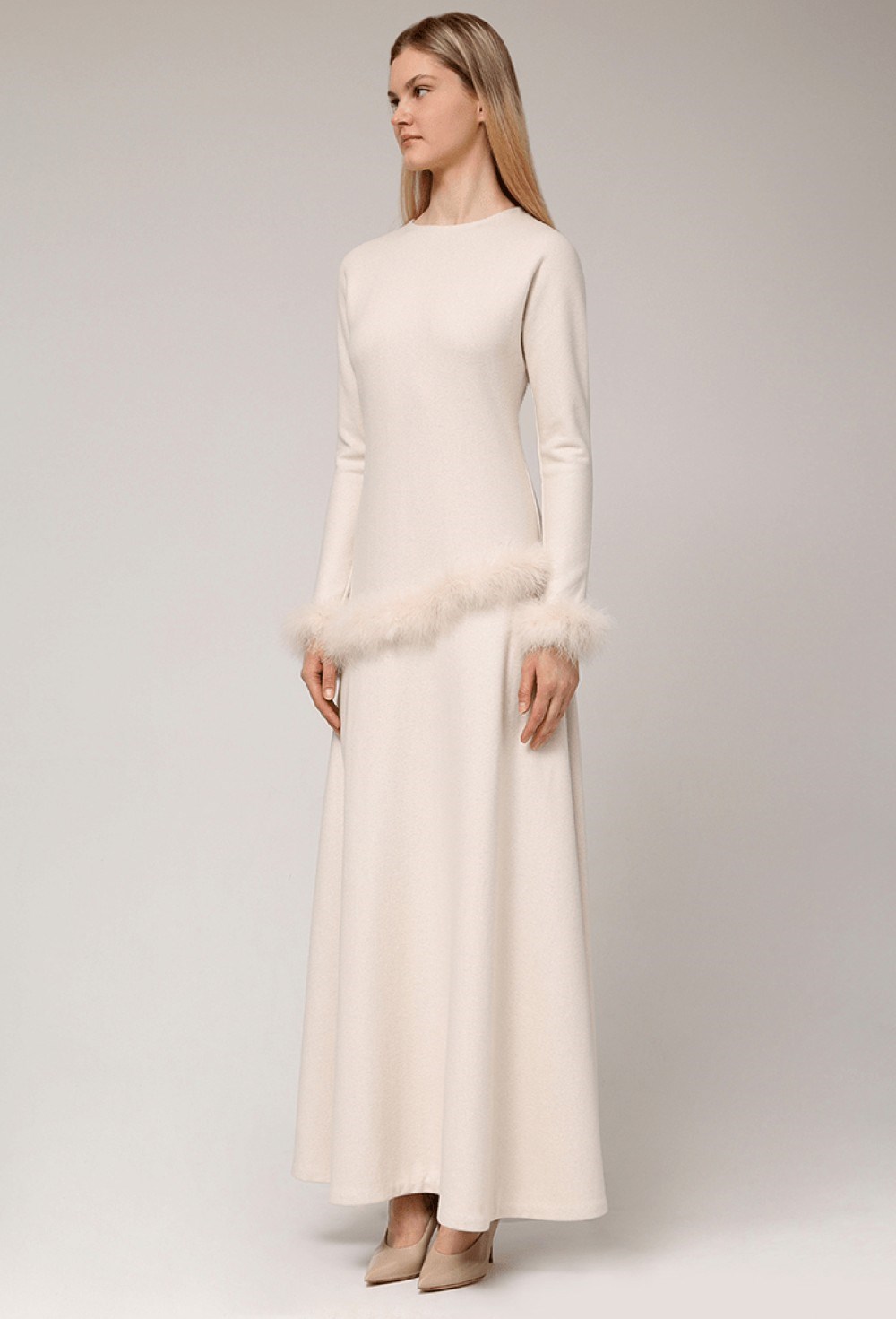 Платье из шерсти с перьями - фото 105673