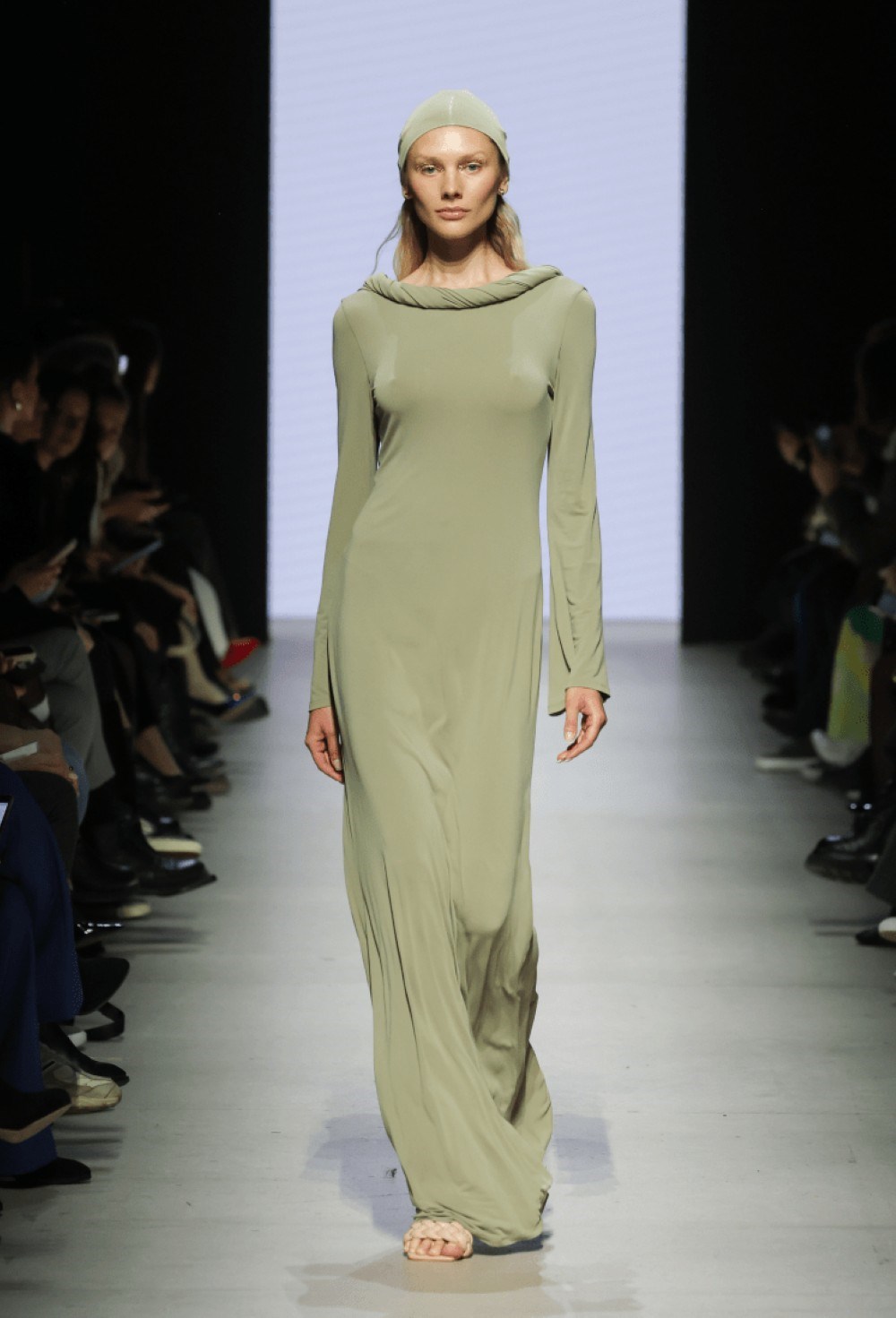 Платье с вырезом на спине - фото 105793