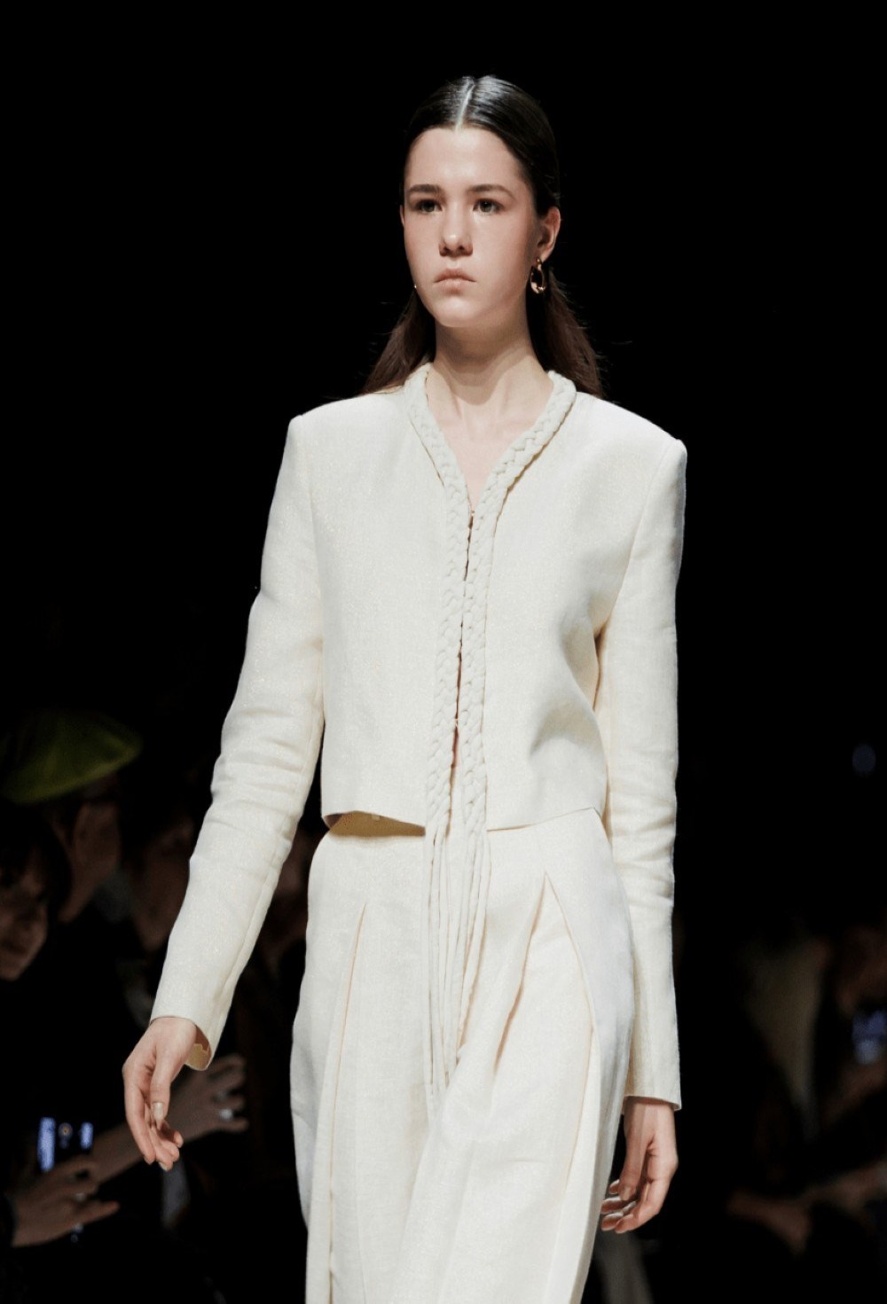 Жакет укороченный с косами - фото 106044