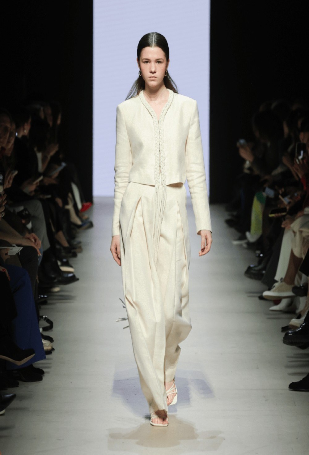 Жакет укороченный с косами - фото 106045