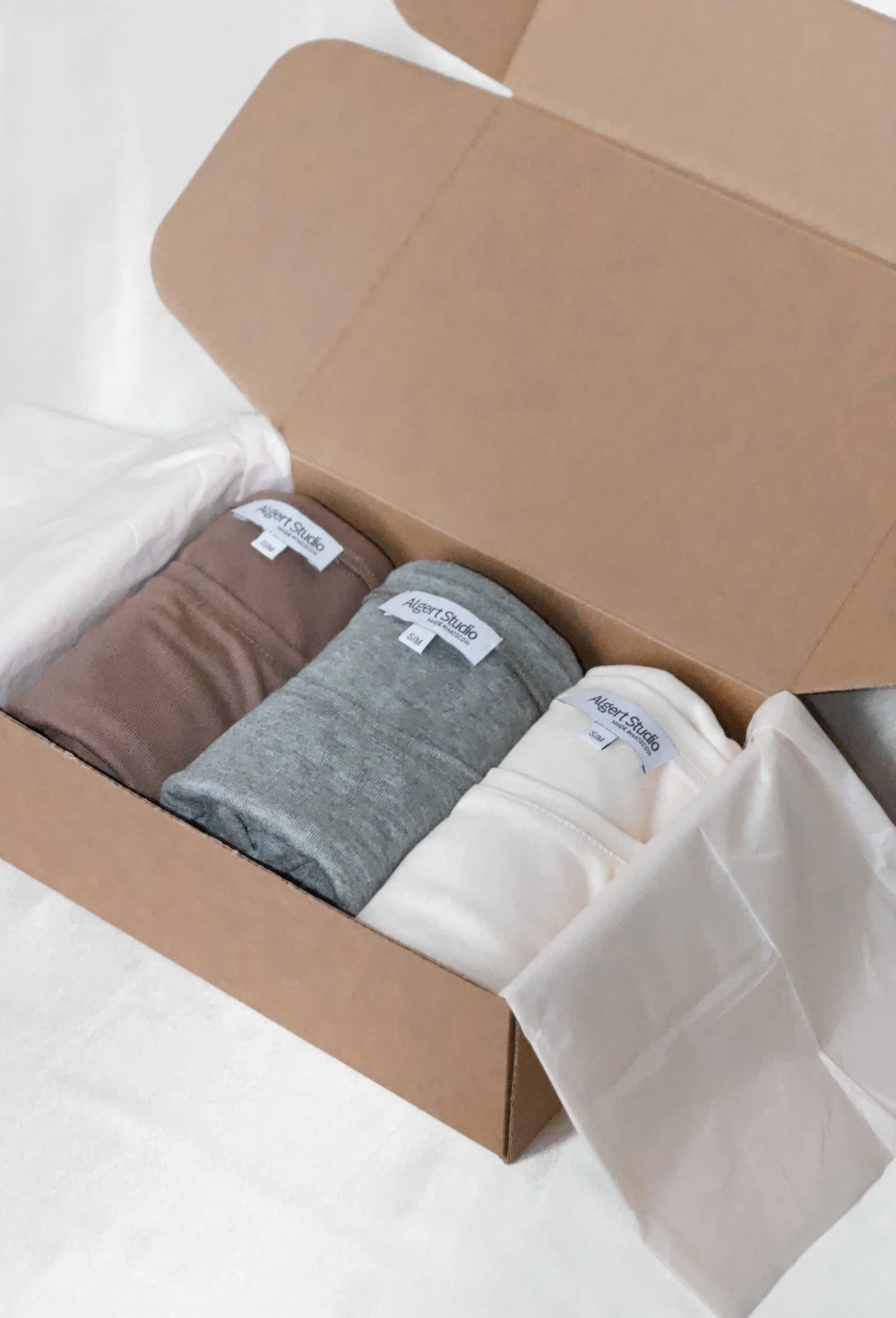 Подарочный бокс с лонгсливами 3 шт. - фото 108504