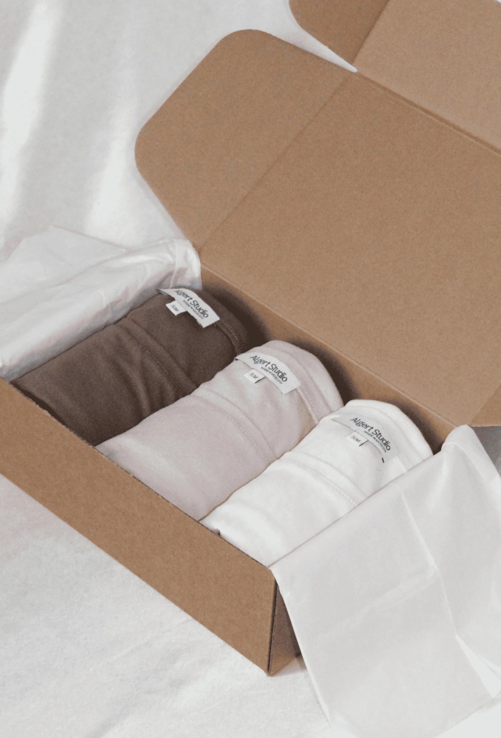 Подарочный бокс с лонгсливами 3 шт. - фото 108509