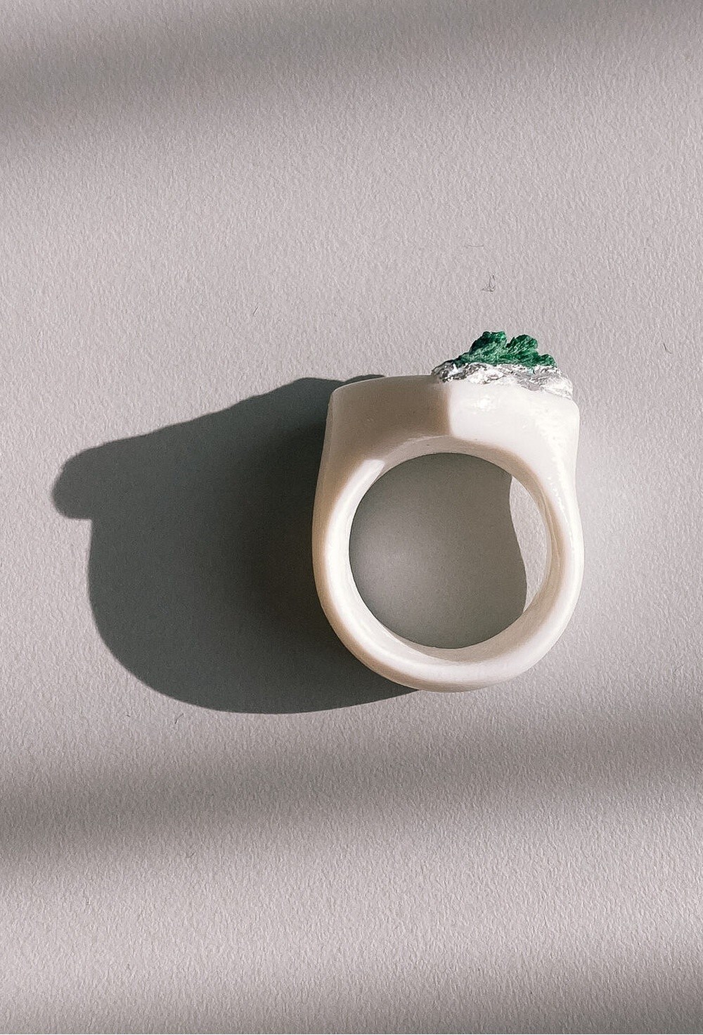 Кольцо сердце с малахитом - фото 108539