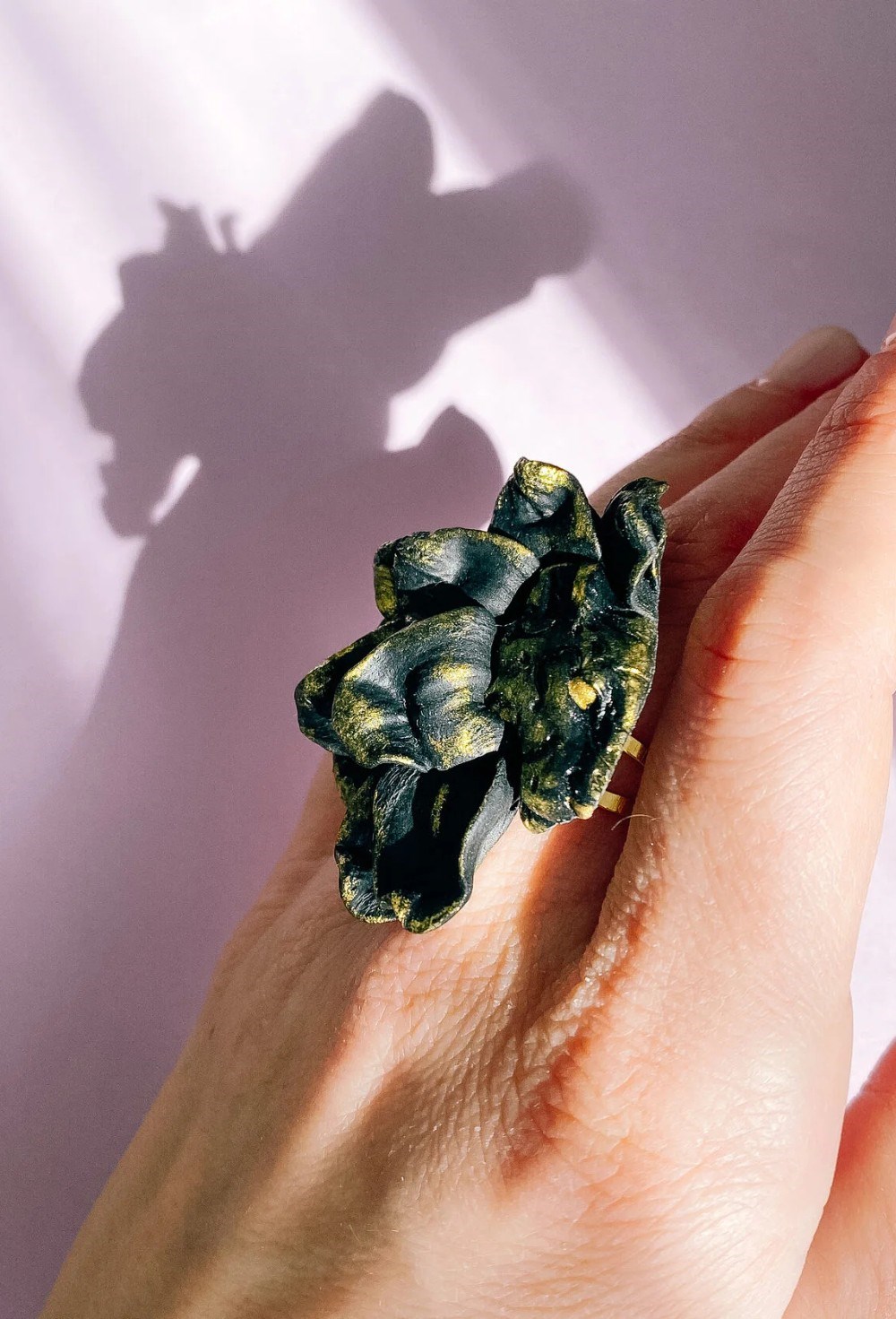 Кольцо чёрный лев с золочением - фото 108563