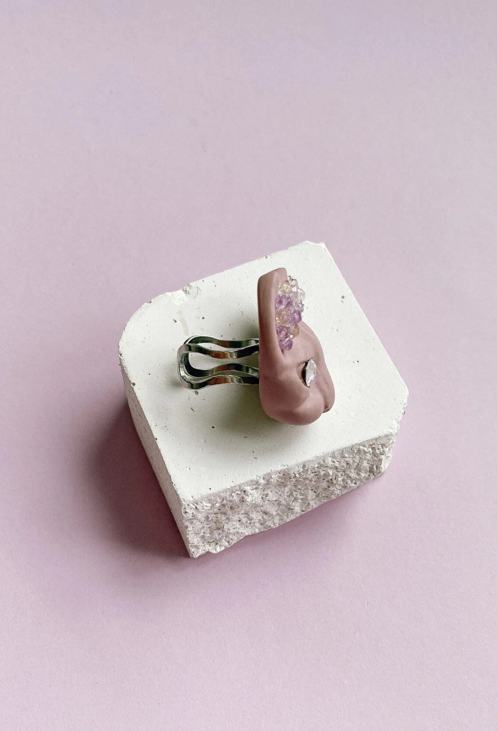 Кольцо пудровая кошка с кристаллами - фото 108656