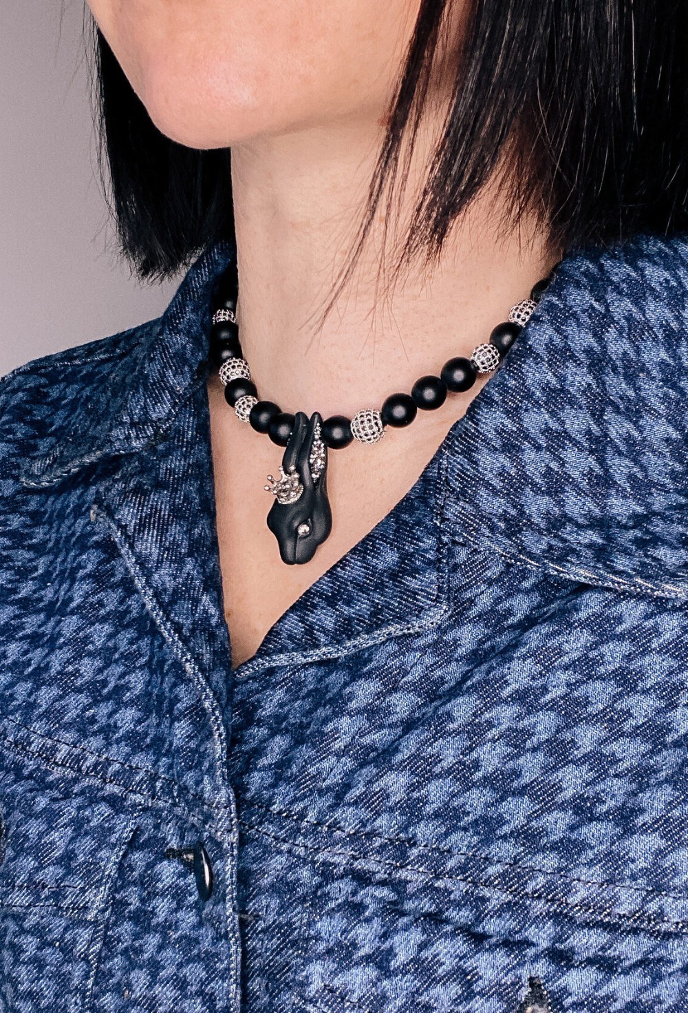 Чокер с кроликом - фото 108689 Чокер с кроликом - фото 108689