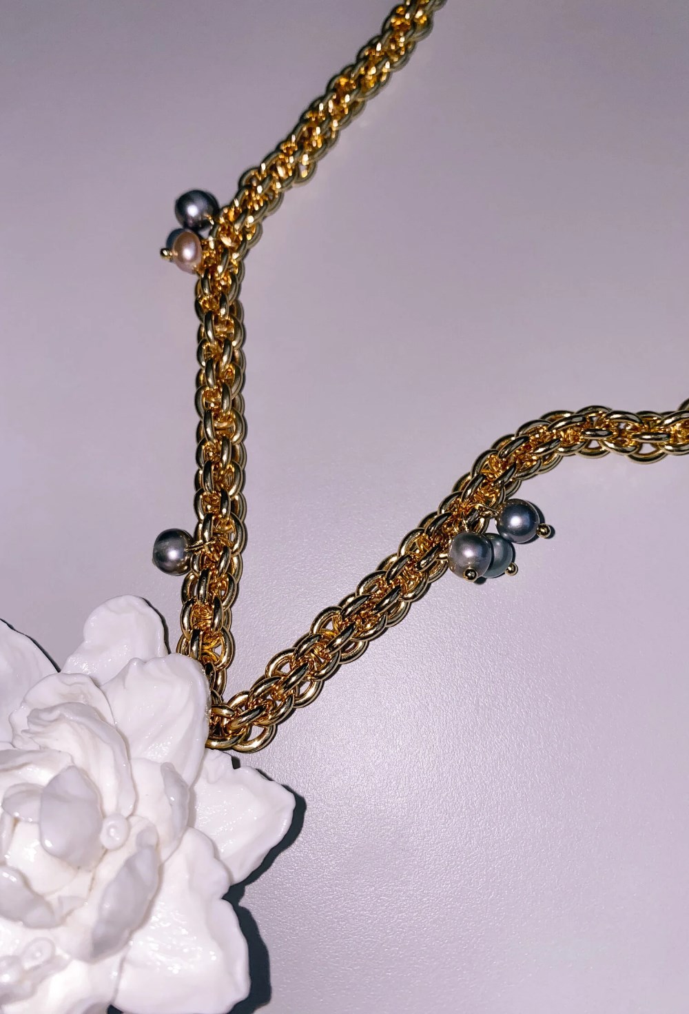 Колье с белым цветком (золото) - фото 108712