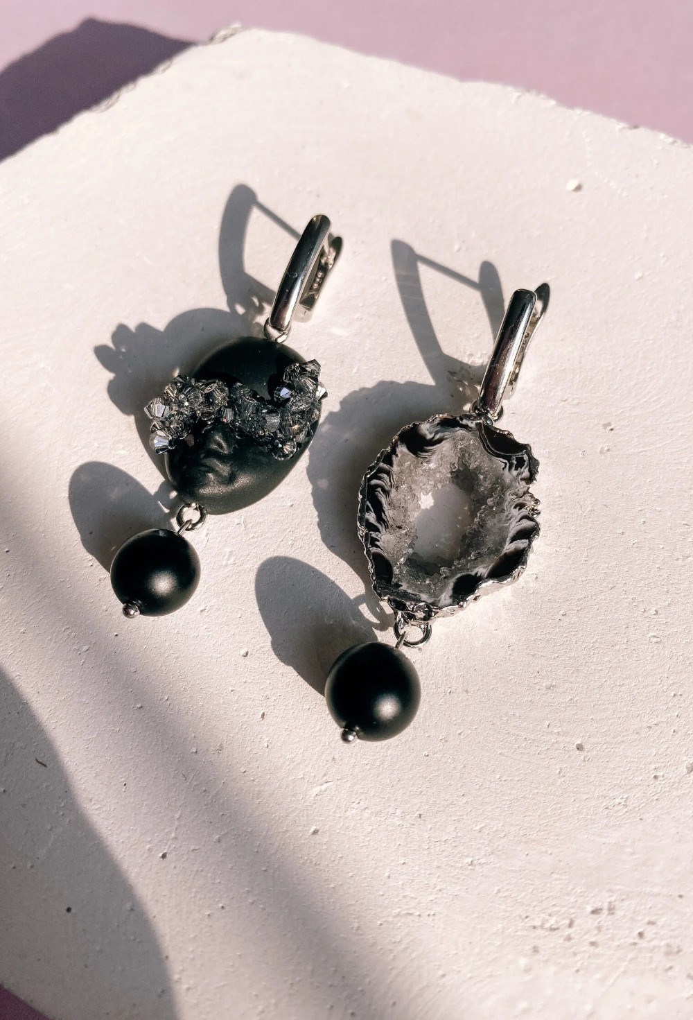 Серьги черная куколка мини с агатом - фото 108727