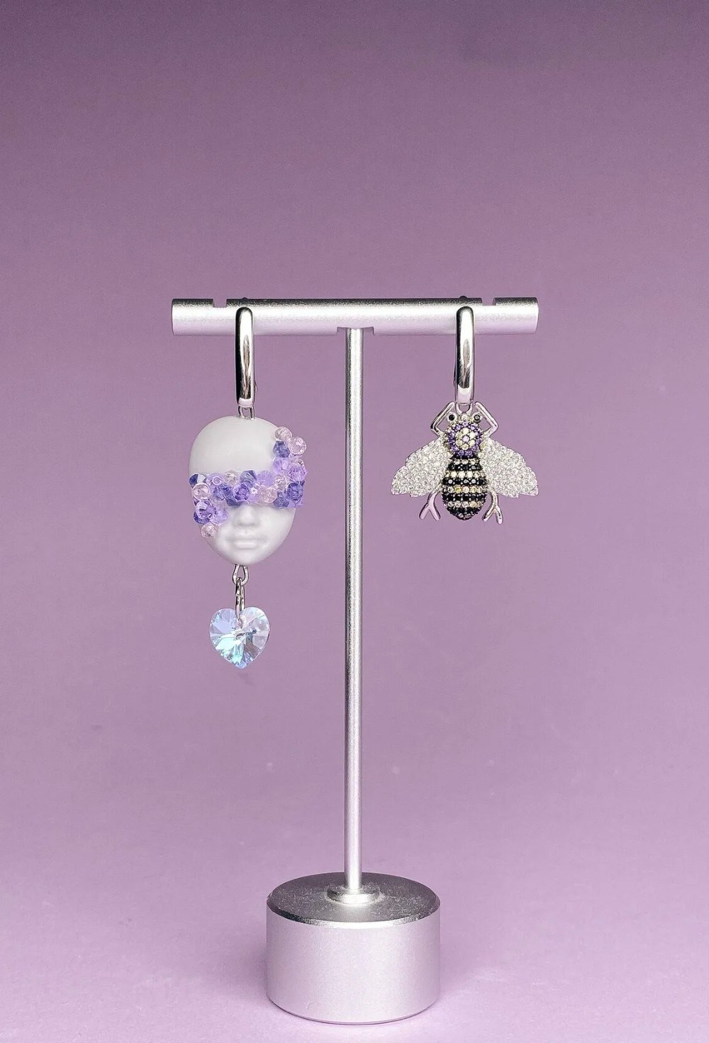 Серьги серая куколка мини с пчелкой - фото 108758