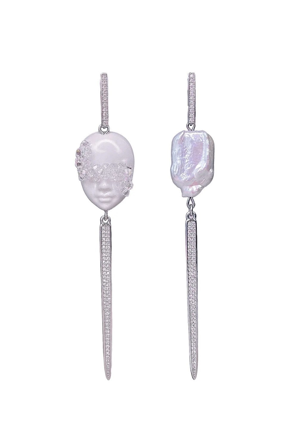 Серьги белая куколка мини жемчужиной и иглами - фото 108781
