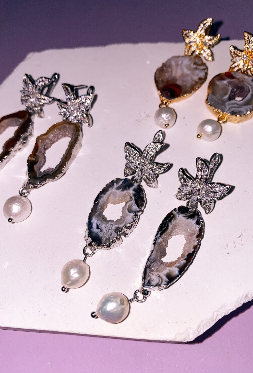 Серьги орхидеи с серыми агатами и жемчужинами - фото 108813