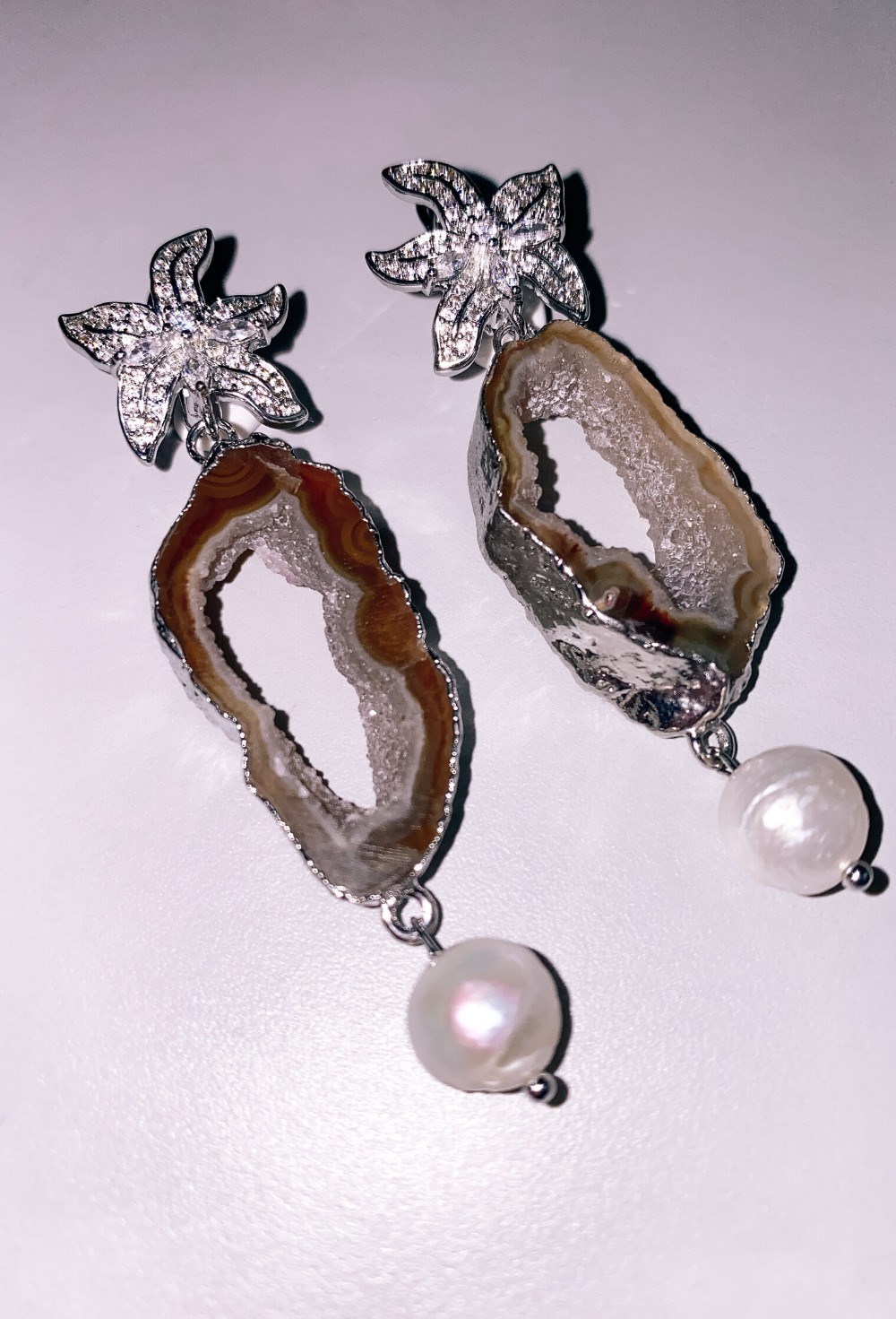 Серьги орхидеи с агатами и жемчужинами - фото 108815