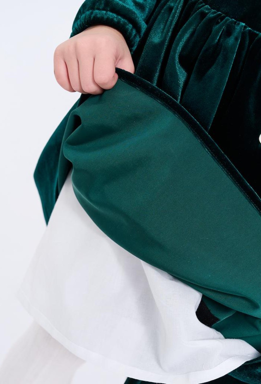 Бархатное платье изумрудного цвета с красным атласным бантом + заколка - фото 109062