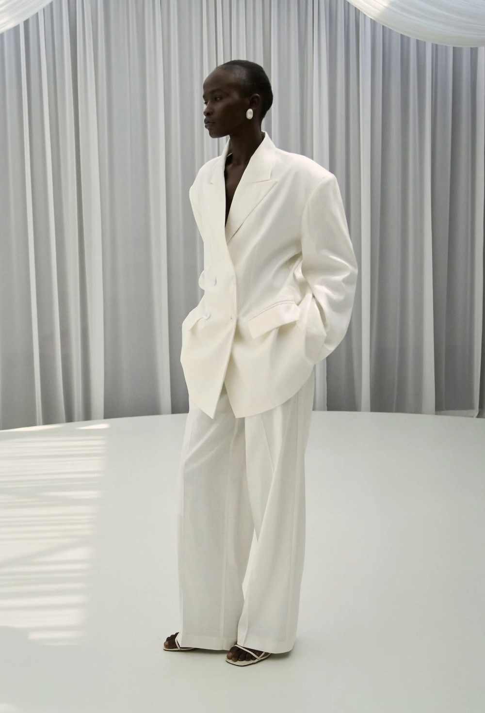 Брюки изо льна - фото 109583