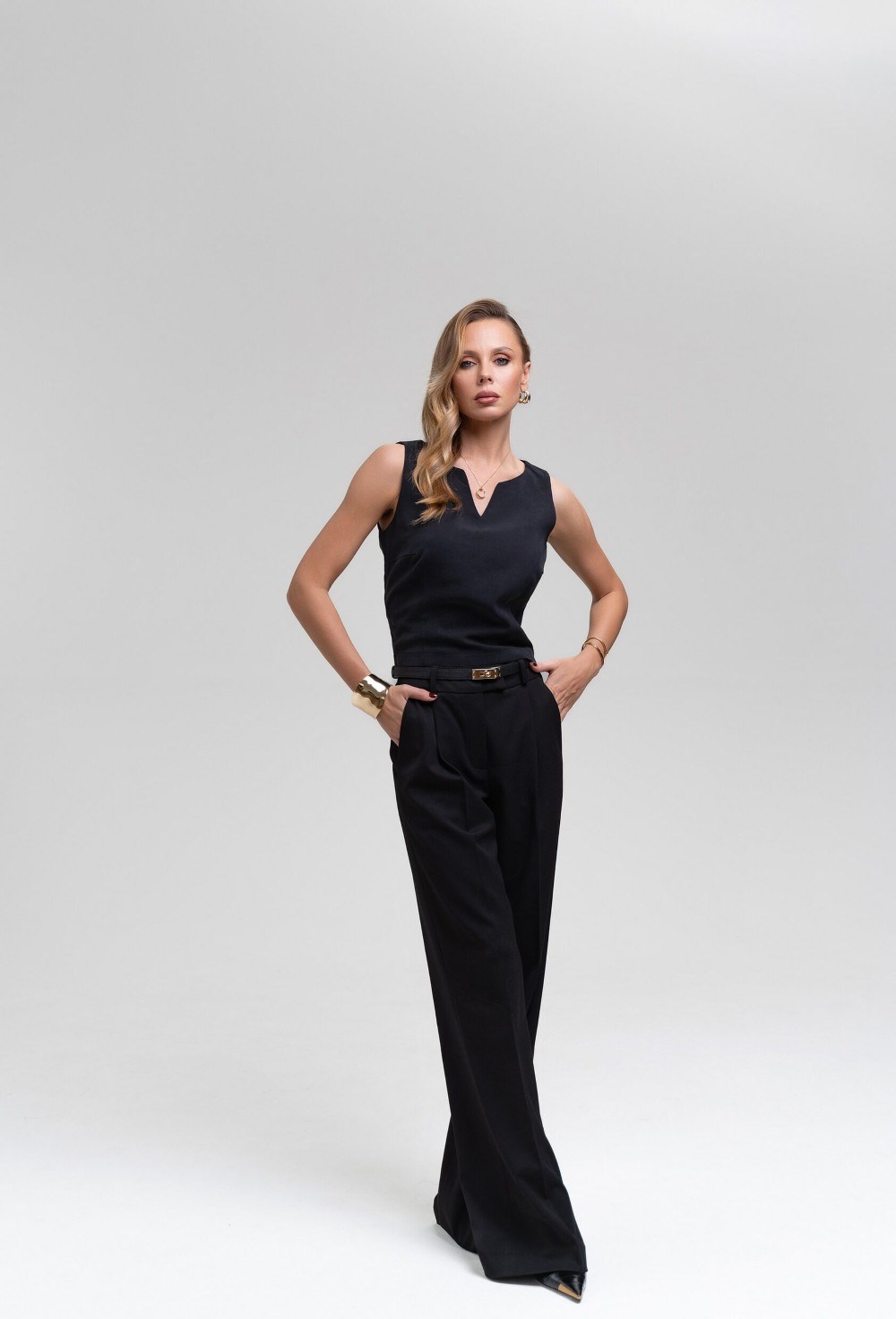 Черные брюки со складкой - фото 109716