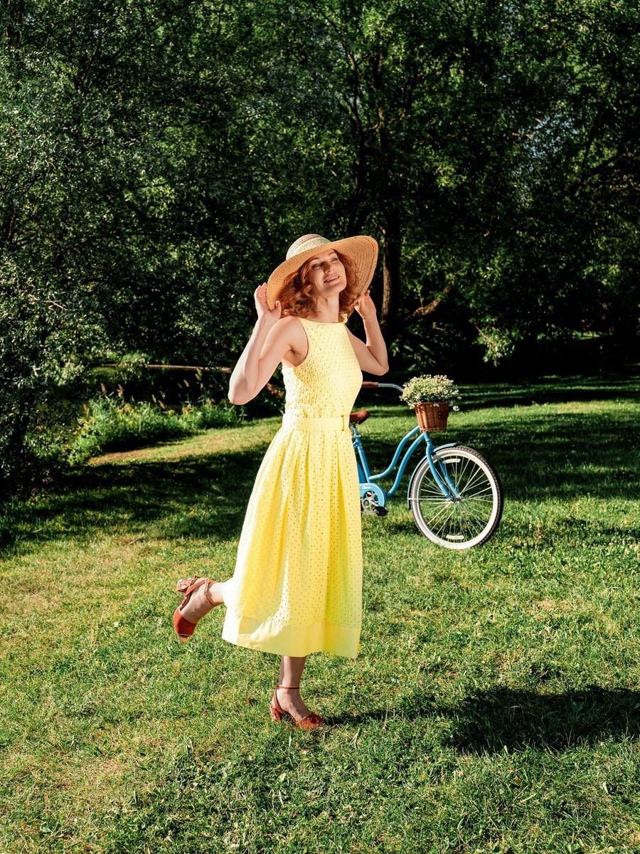 Летнее платье миди из хлопка с шитьем - фото 110246