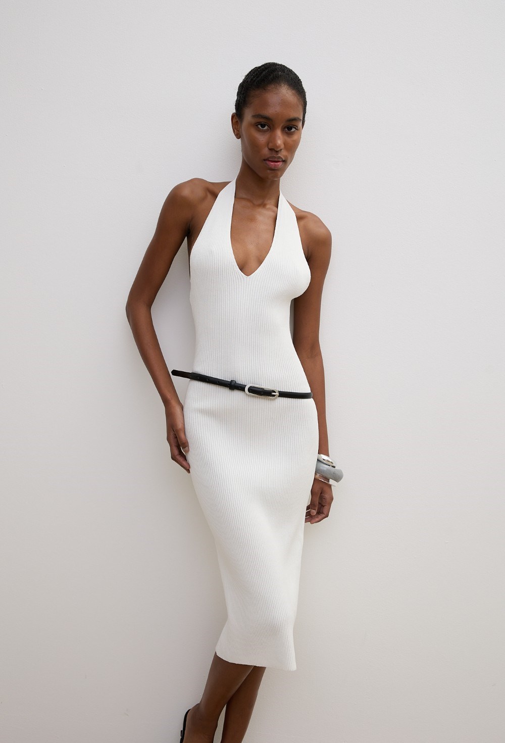 Вязаное платье миди с V-образным вырезом - фото 113575