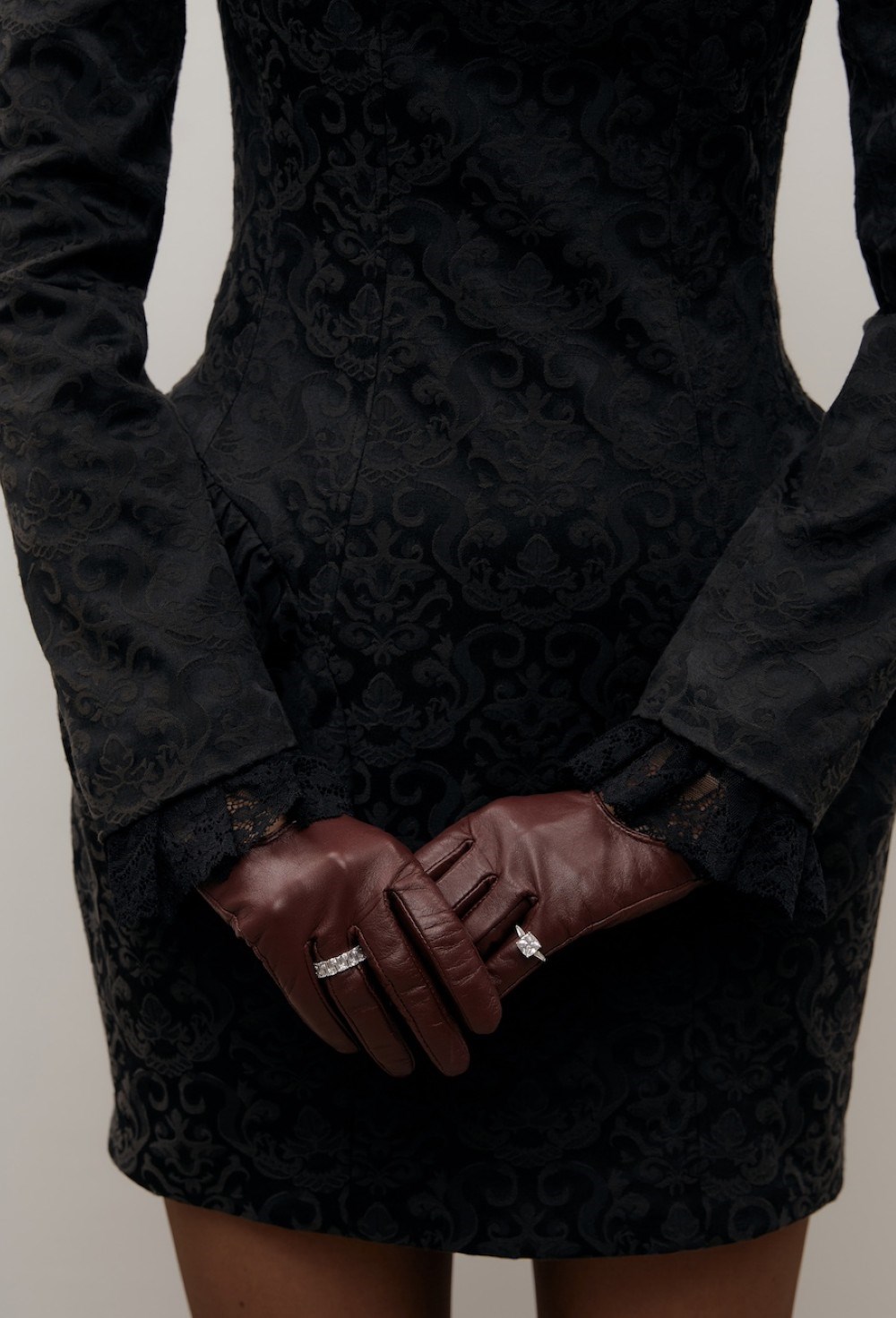 Черное платье-мини из жаккарда с итальянским кружевом - фото 115299