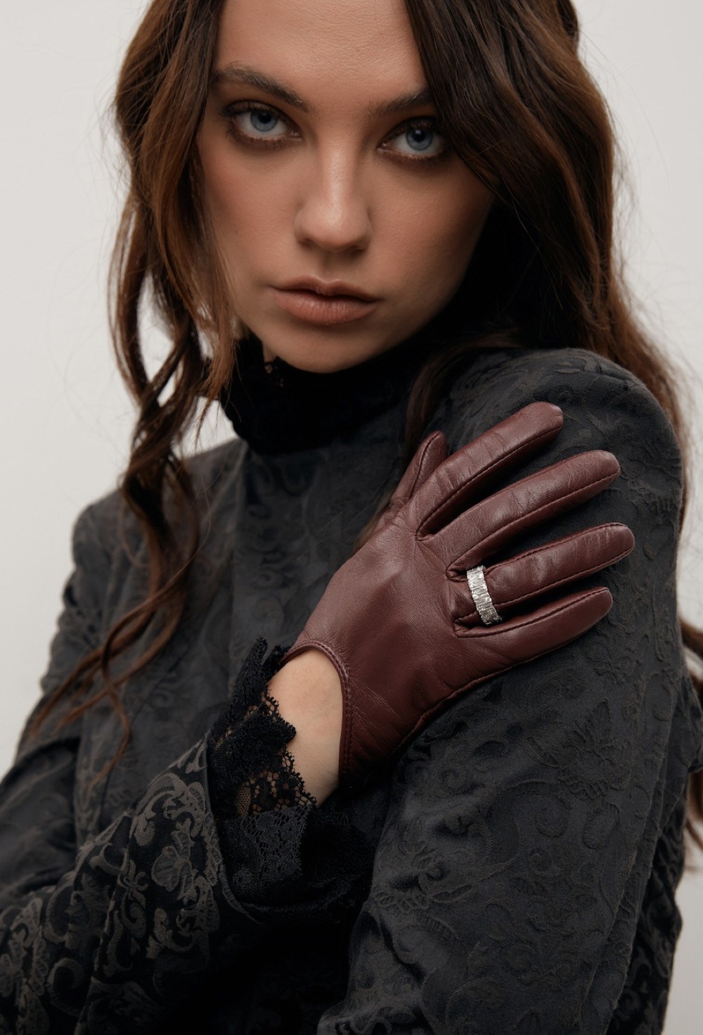 Черное платье-мини из жаккарда с итальянским кружевом - фото 115302