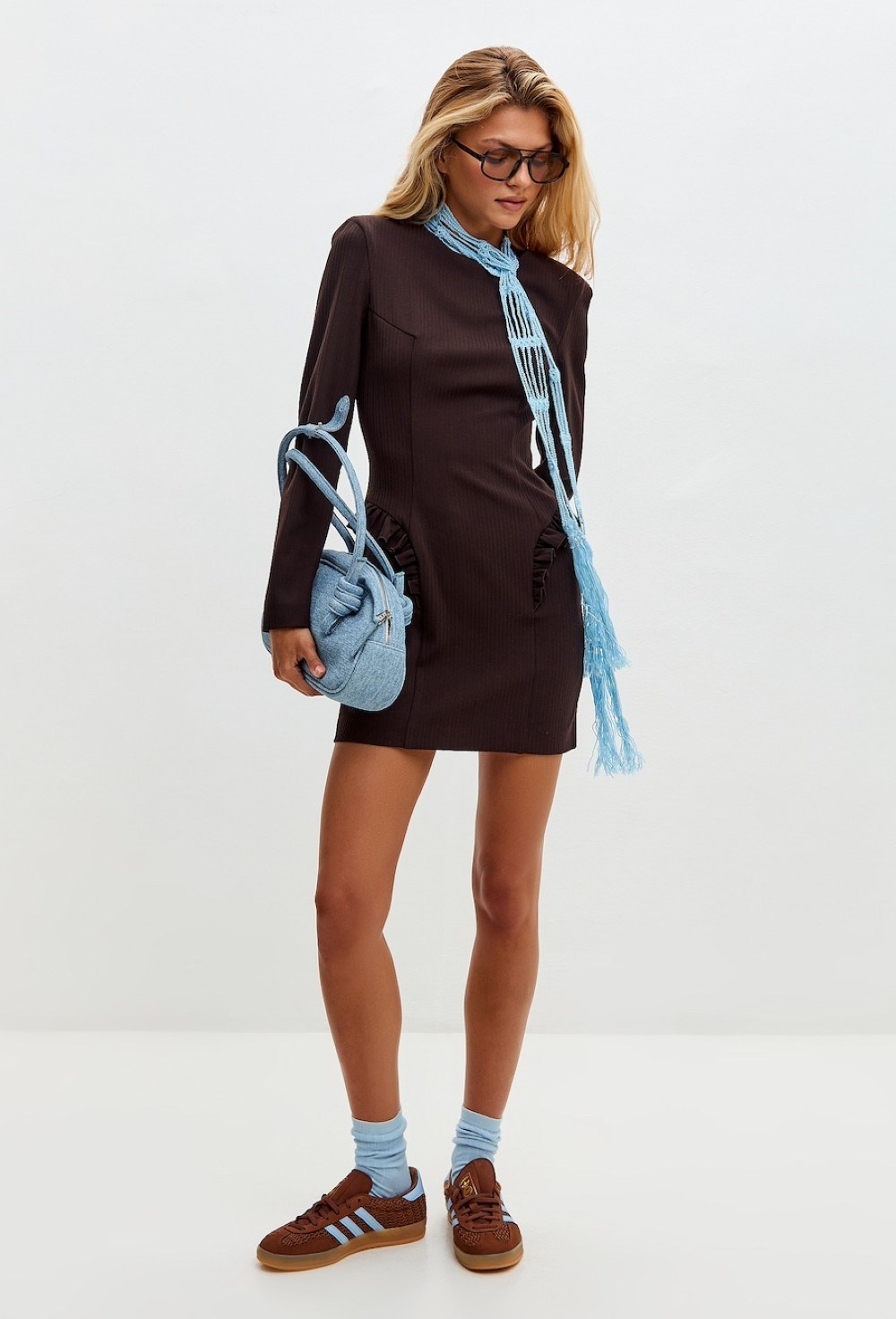 Платье-мини из фактурной ткани в цвете «горький шоколад» - фото 115314