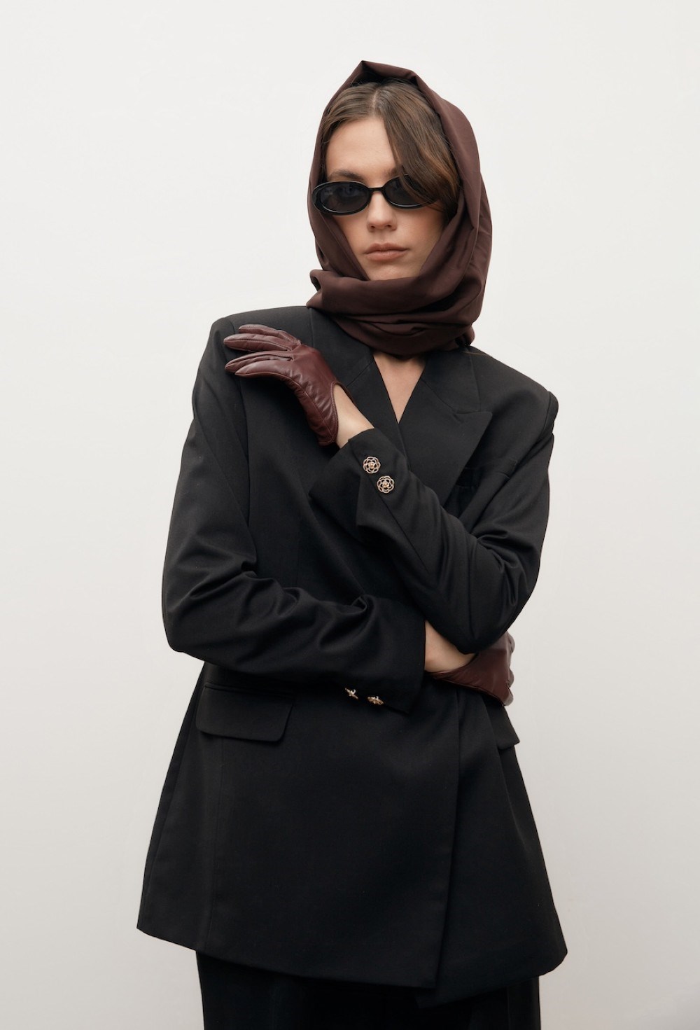 Двубортный приталенный жакет на одной пуговице - фото 115366