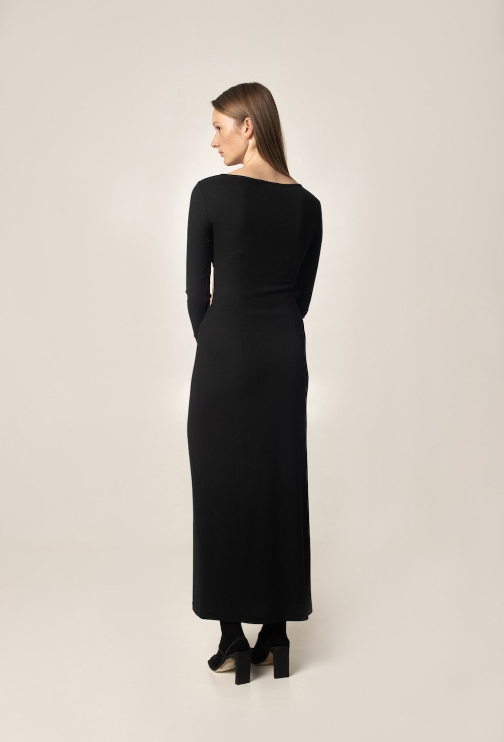 Платье с вырезами - фото 115402