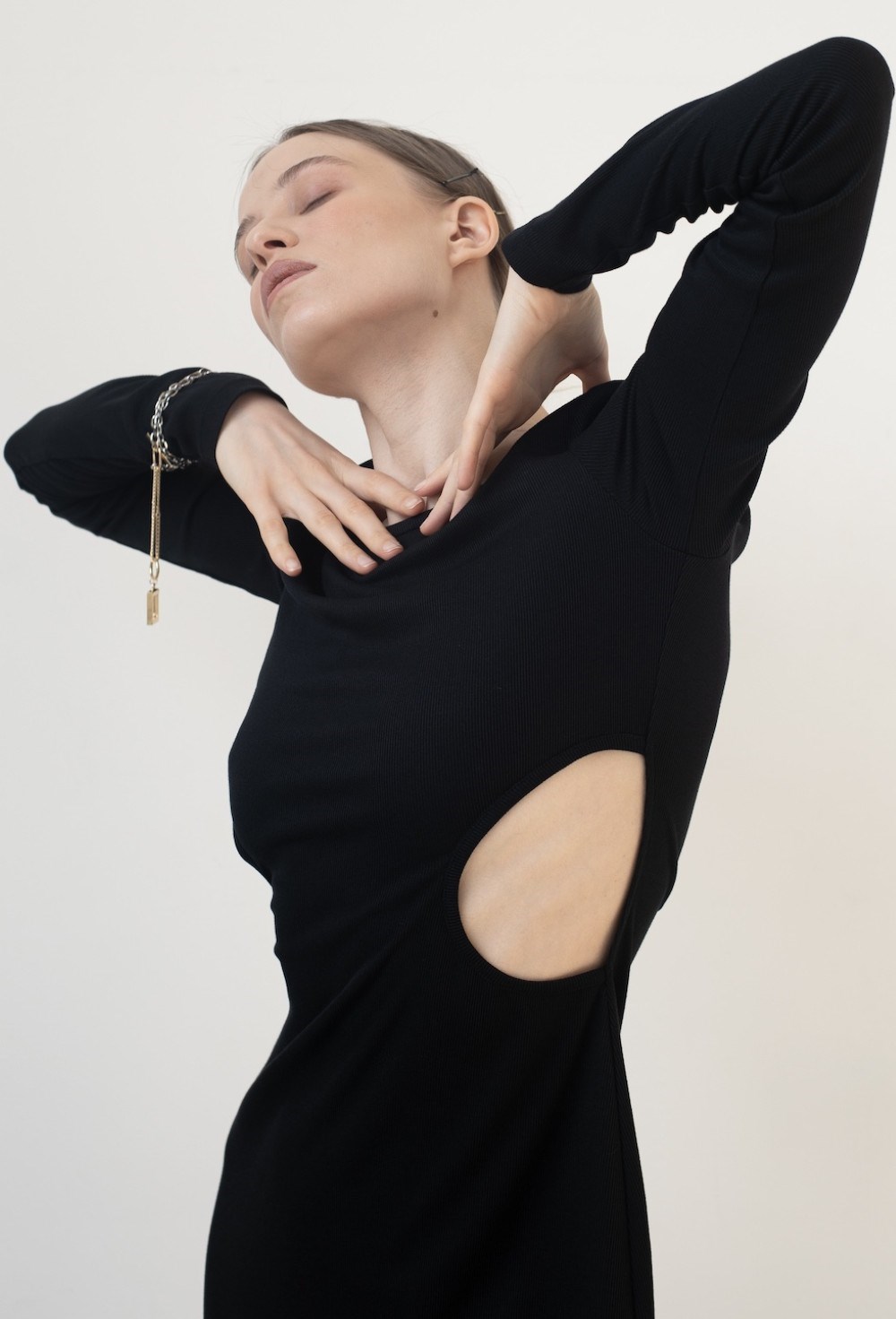 Платье с вырезами - фото 115403