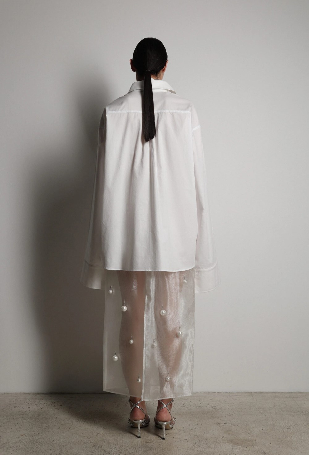 Рубашка с удлиненными рукавами - фото 117177