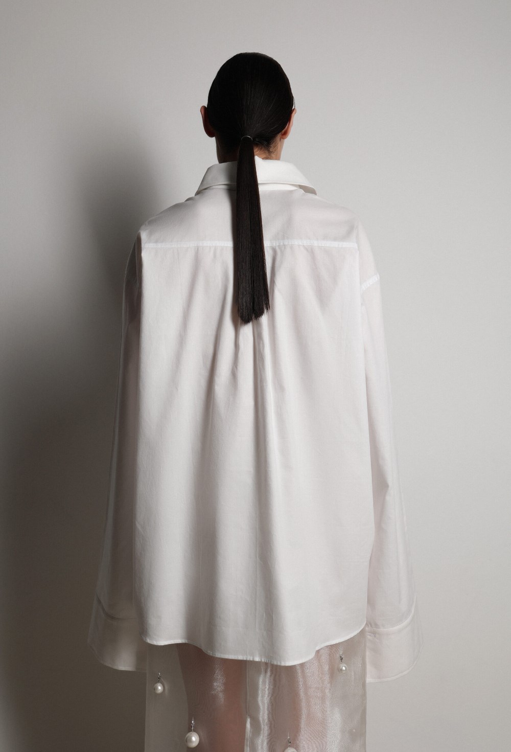 Рубашка с удлиненными рукавами - фото 117179