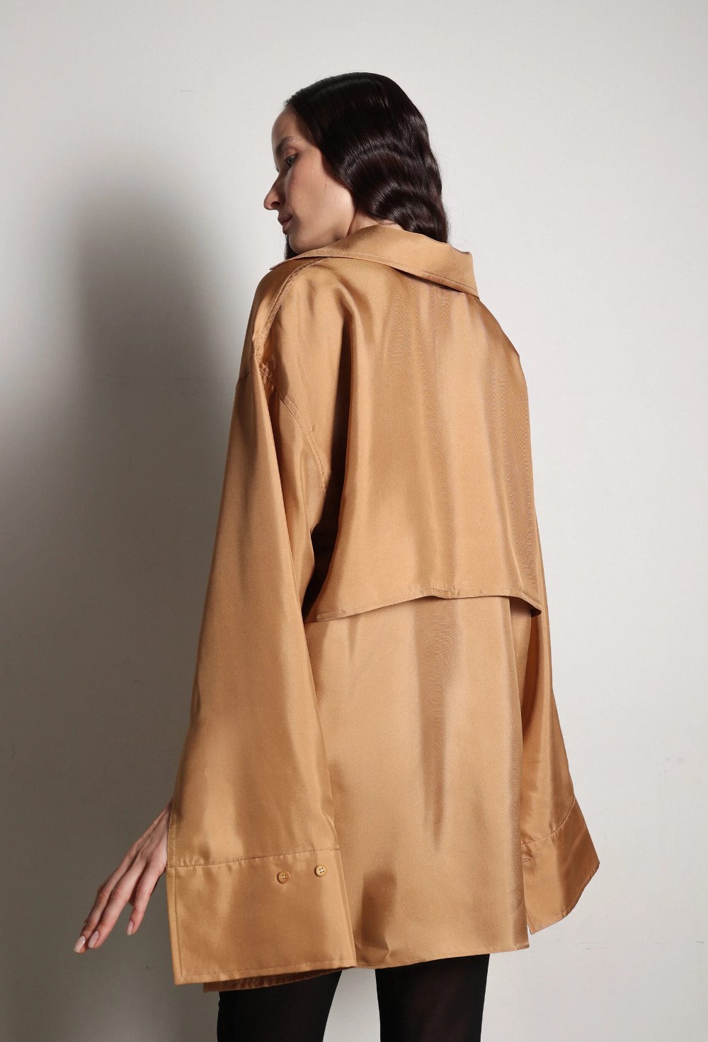 Рубашка с деталью на спине - фото 117228