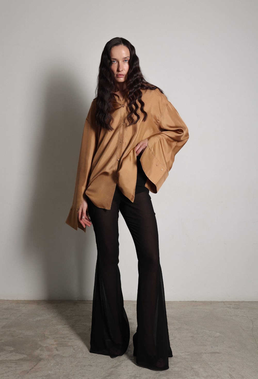 Рубашка с деталью на спине - фото 117229