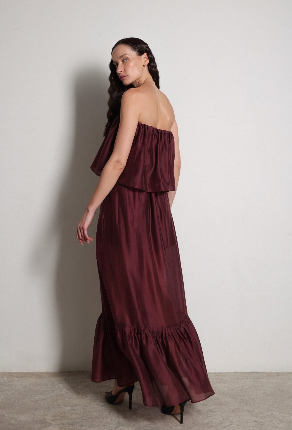 Платье миди с открытыми плечами - фото 117429