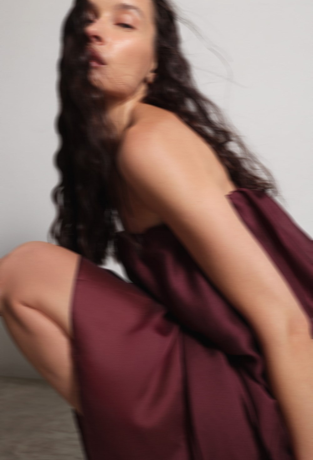 Платье миди с открытыми плечами - фото 117432