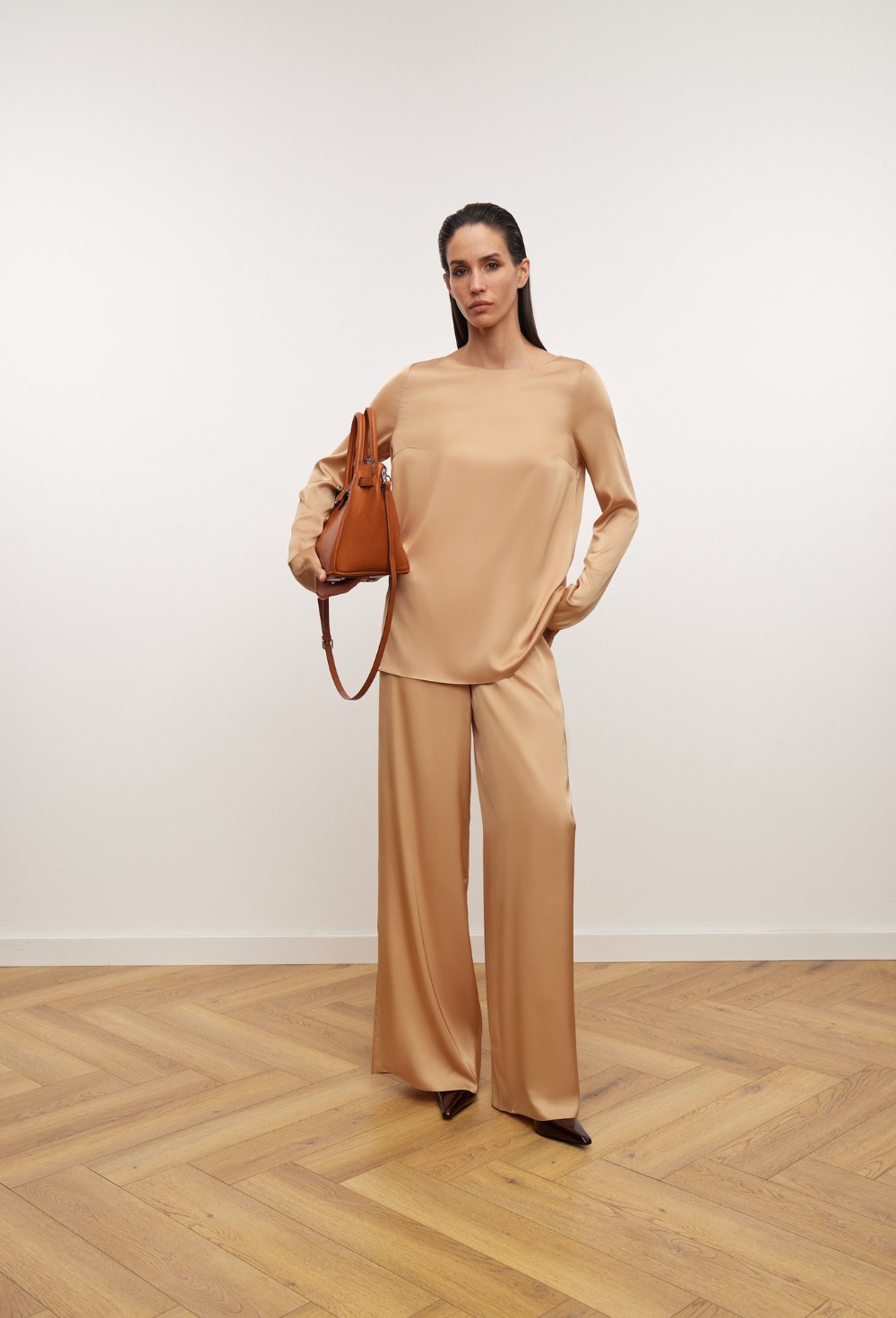 Брюки Love из альтернативного шелка на резинке - фото 118141