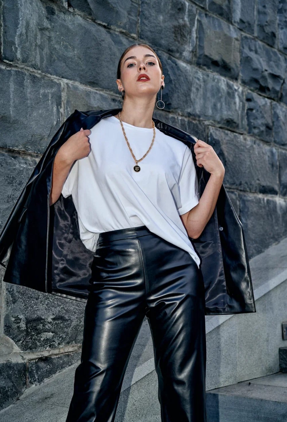 Брюки из эко-кожи - фото 118492