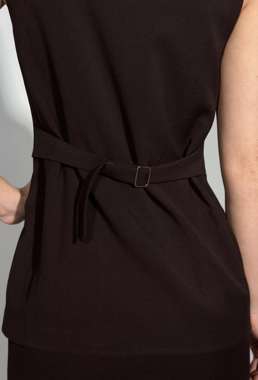 Жилетка в цвете шоколад - фото 118565