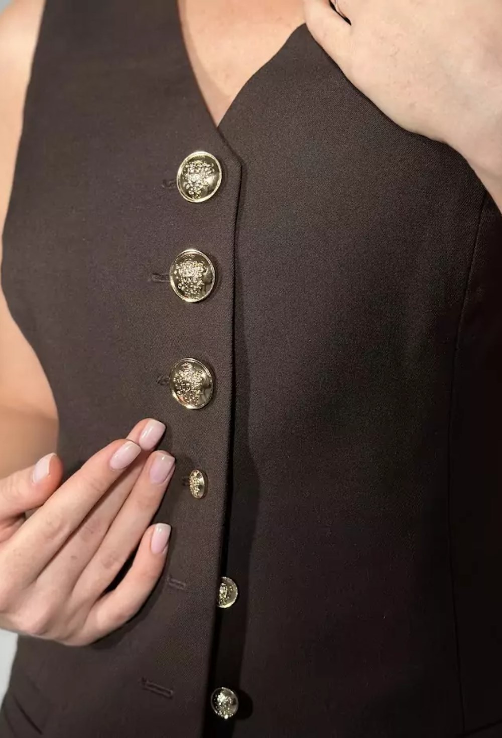 Жилетка в цвете шоколад - фото 118566