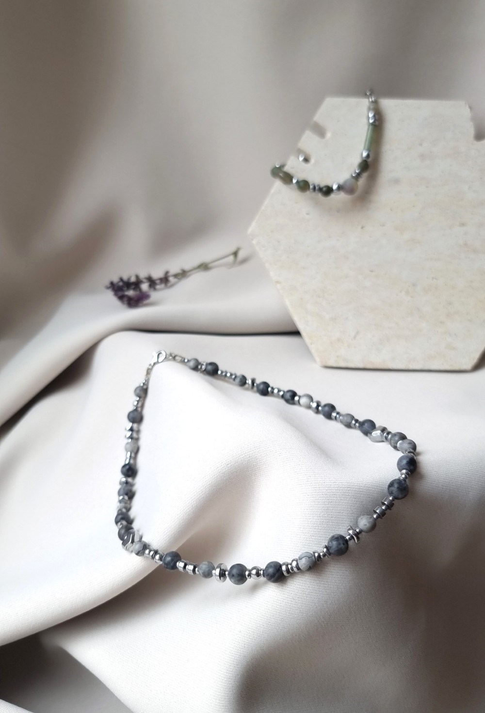 Колье серый минимализм - фото 118973