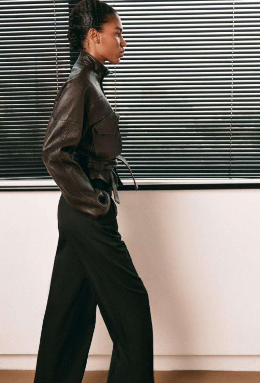 Большая кожаная куртка - фото 119635