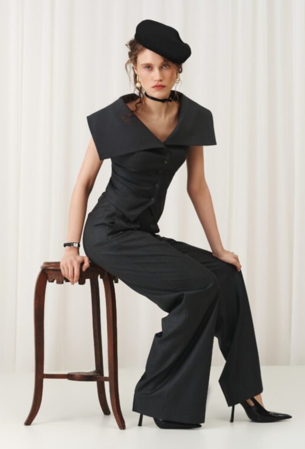 Жилет с воротником - фото 119899