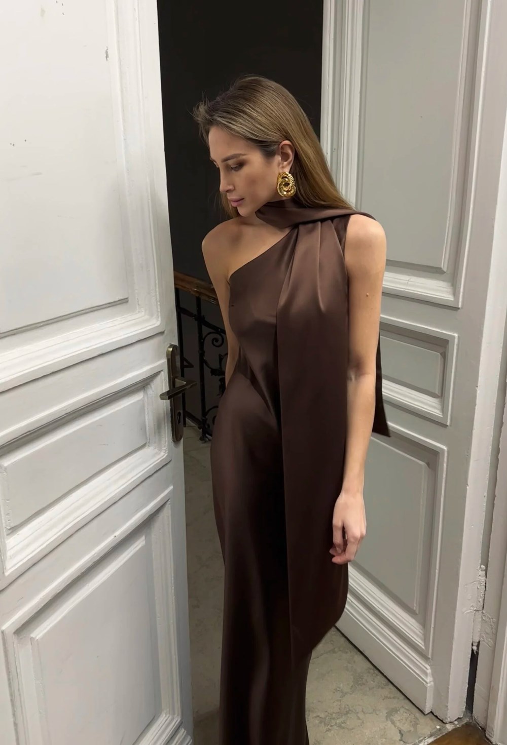 Платье из атласа с шалью - фото 120065