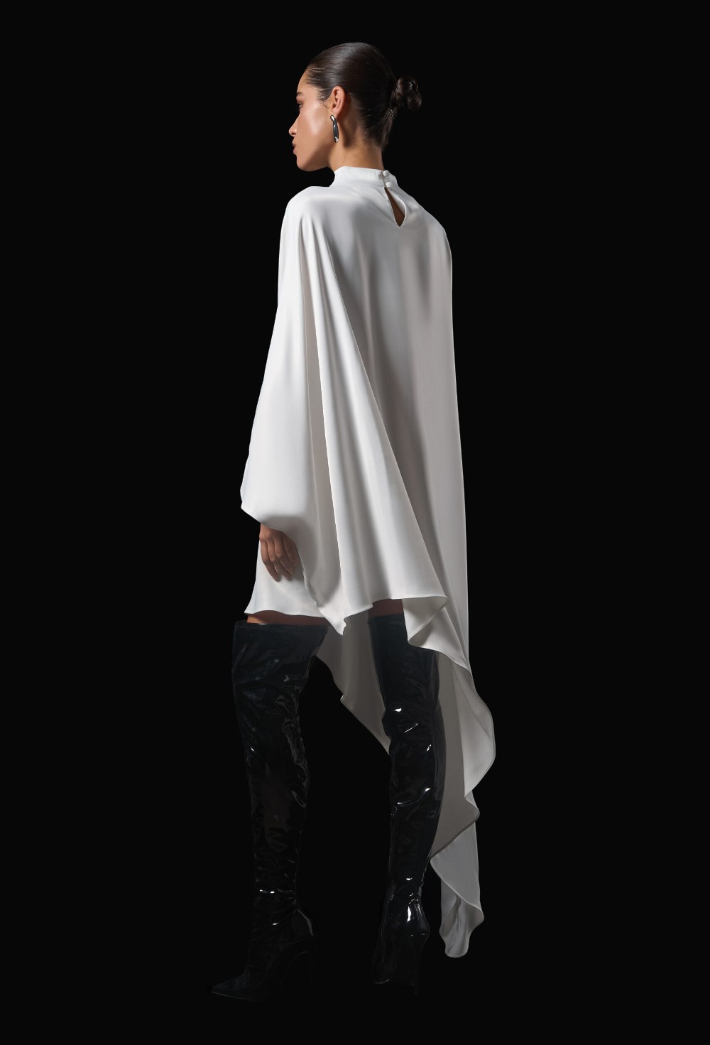 Белое асимметричное платье - фото 120483