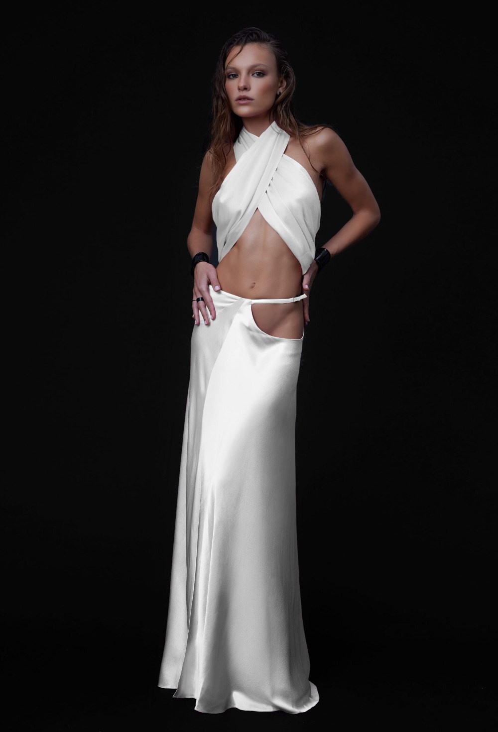 Белый халтер-топ со съемным кожаным ремнем - фото 120494