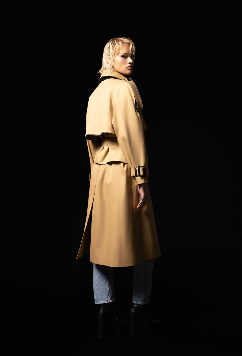 Тренч-трансформер с кожаной окантовкой - фото 120533