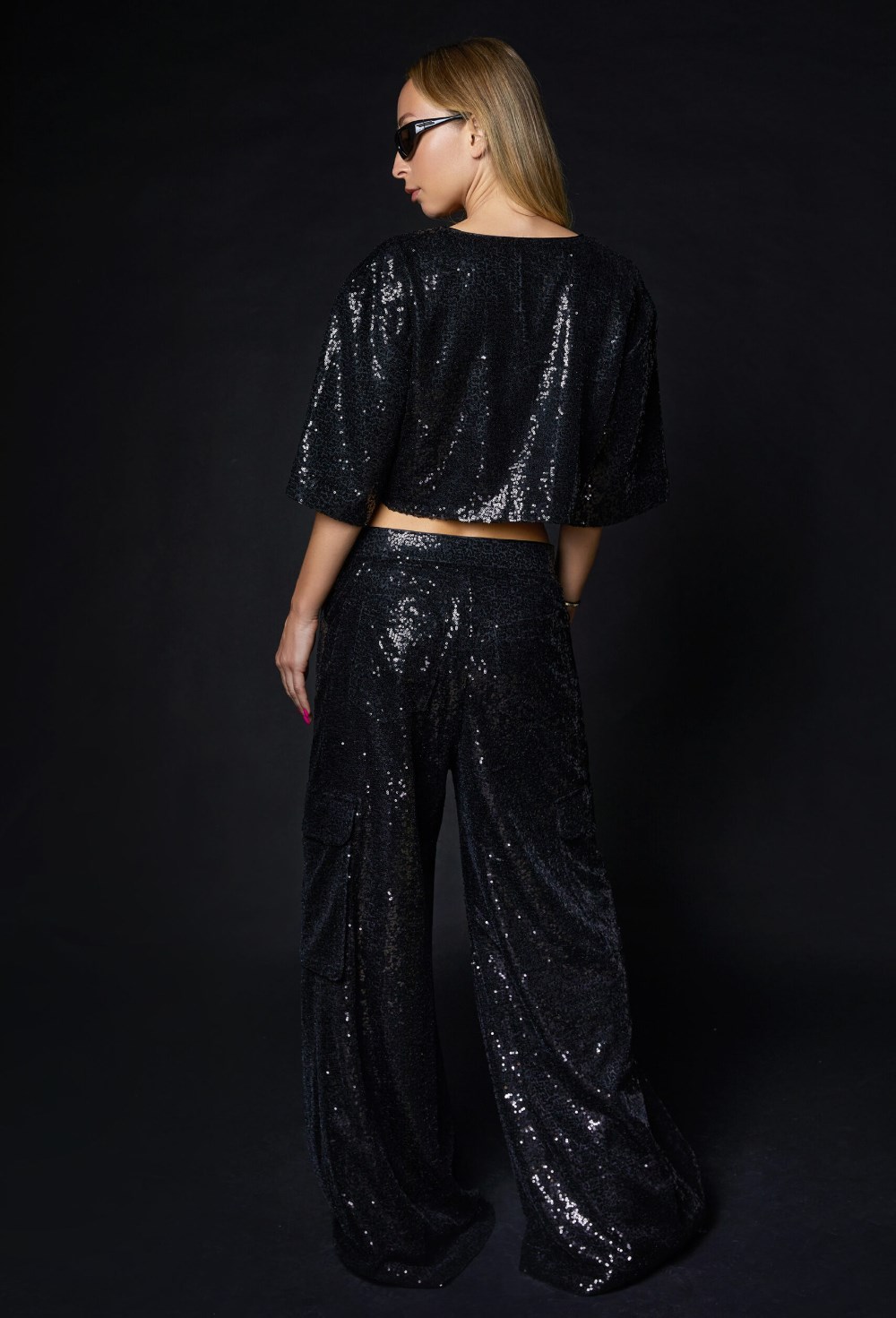 Брюки карго из пайеток - фото 120767