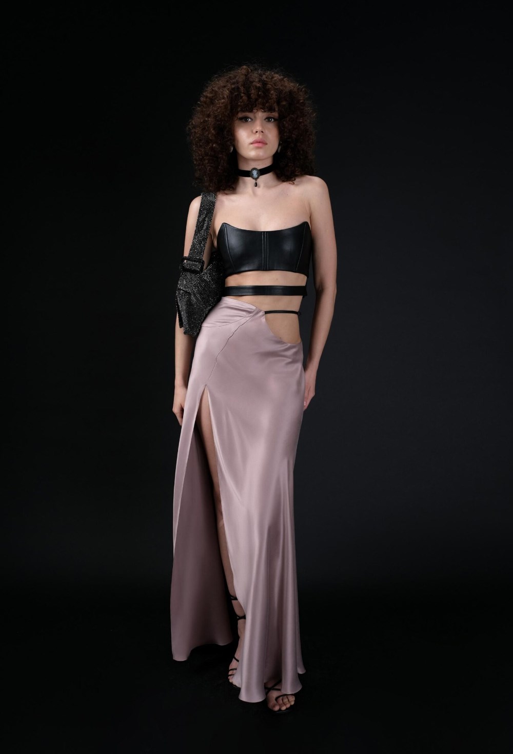 Черная сумка из кристаллов - фото 120950