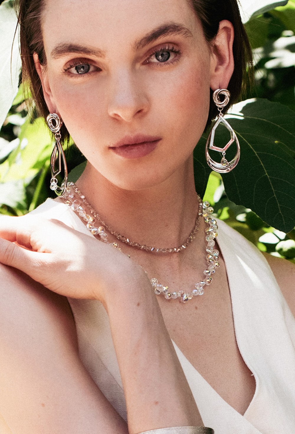 Choker made of beige jewelry glass Rhodium - фото 122384